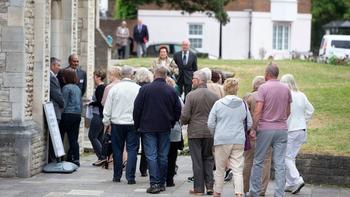 İngiltere'de sağlık skandalı: 456 hasta yanlış ağrı kesiciden öldü